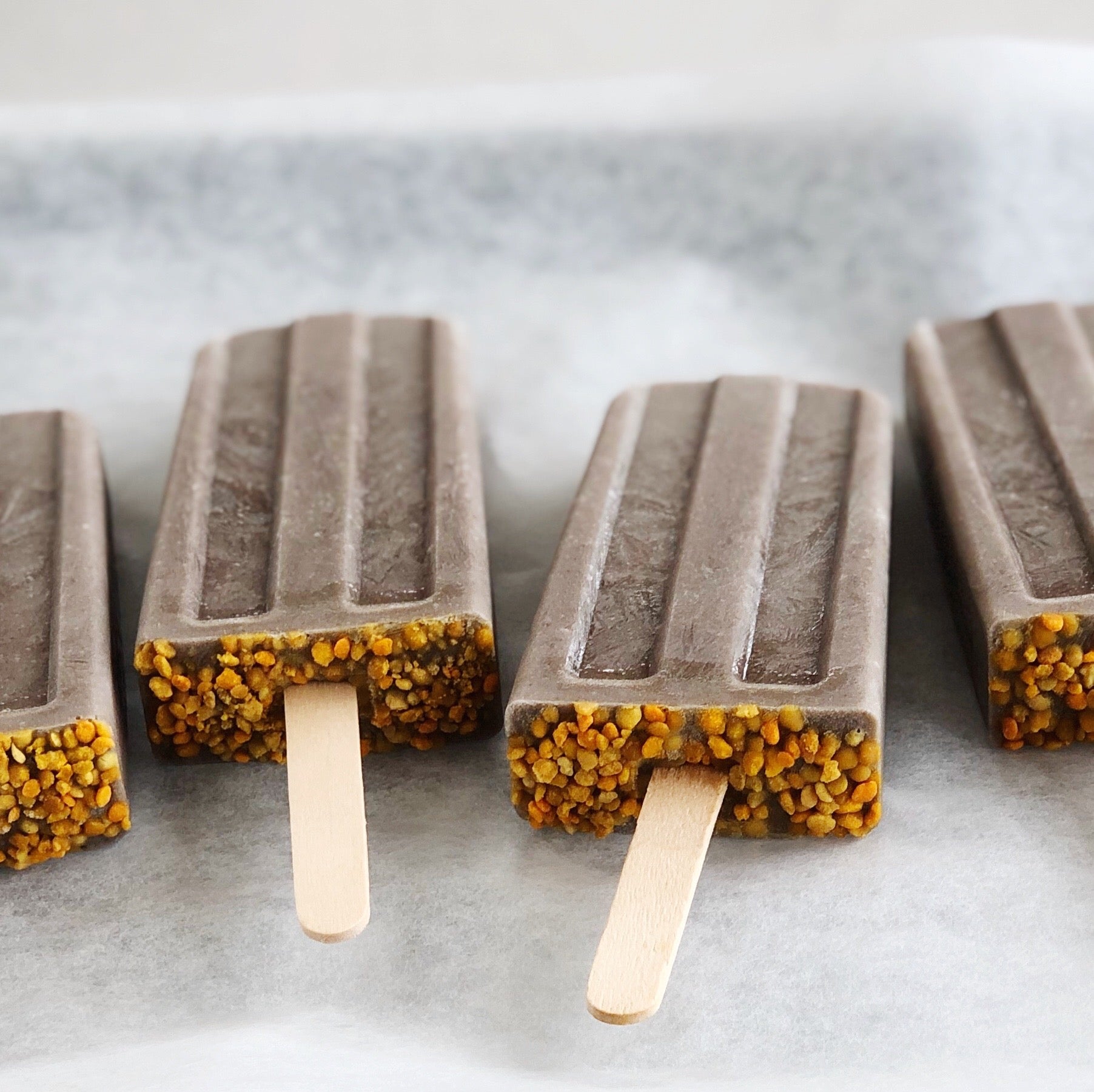Cacao popsicles with bee pollen